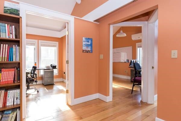 More Photos Of 35 King St, Burlington Office For Lease