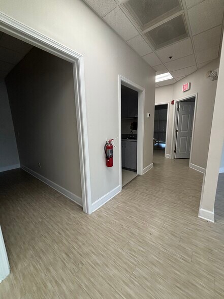 More Photos Of 2100 Alafaya Trl, Oviedo Office For Lease