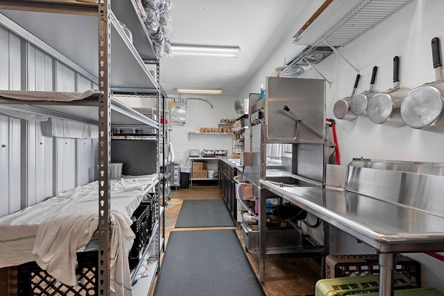 More Photos Of 6216 WI-42, Egg Harbor General Retail For Sale