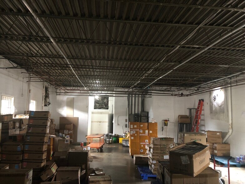More Photos Of 2310 Lawrenceville Hwy, Decatur Freestanding For Lease