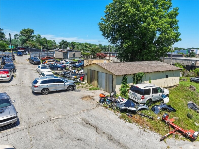 More Photos Of 5855 Clinton Hwy, Knoxville Auto Dealership For Sale
