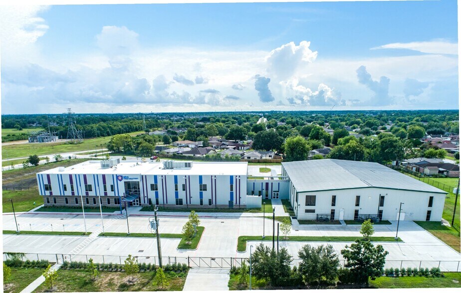 Primary Photo Of 12707 Cullen Blvd, Houston Schools For Sale