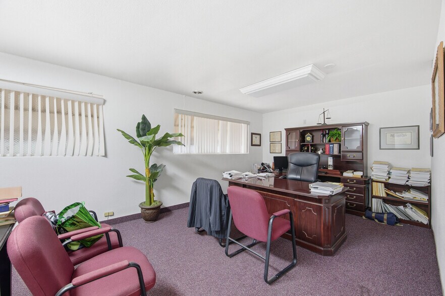 More Photos Of 218 S Maryland Pky, Las Vegas Office For Sale
