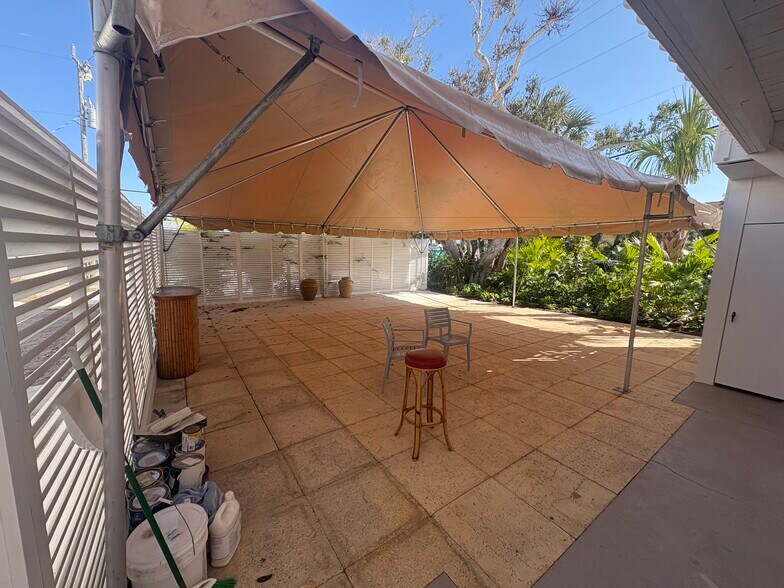 More Photos Of 310 E Railroad Ave, Boca Grande Restaurant For Lease