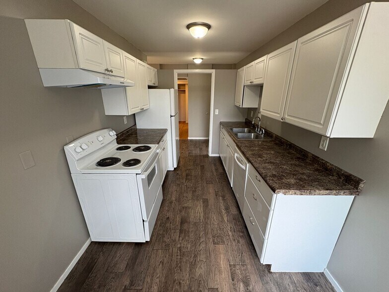 More Photos Of 3712 NW 51st St, Lincoln Apartments For Sale