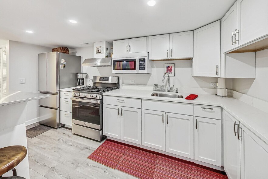 More Photos Of 3412 N Janssen Ave, Chicago Multifamily For Sale