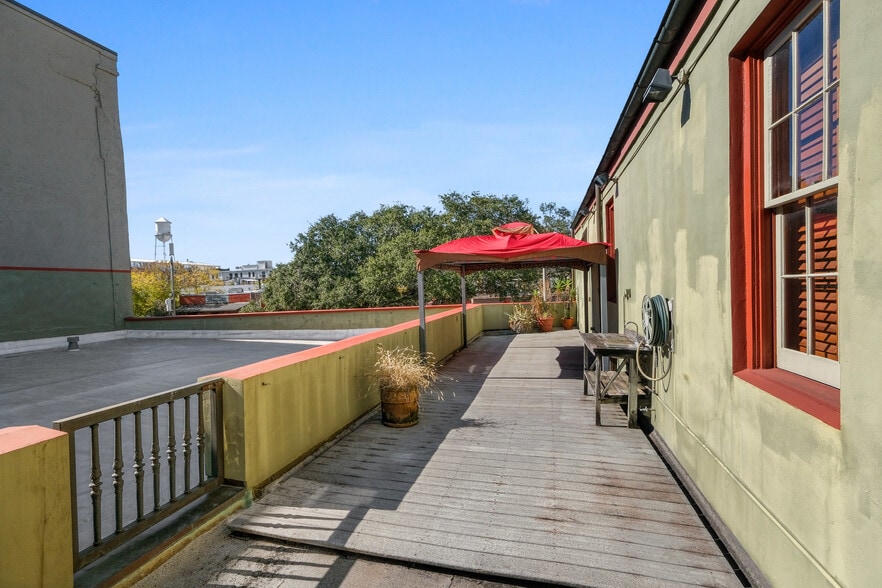 More Photos Of 920 - 926 Tchoupitoulas St, New Orleans Light Distribution For Sale