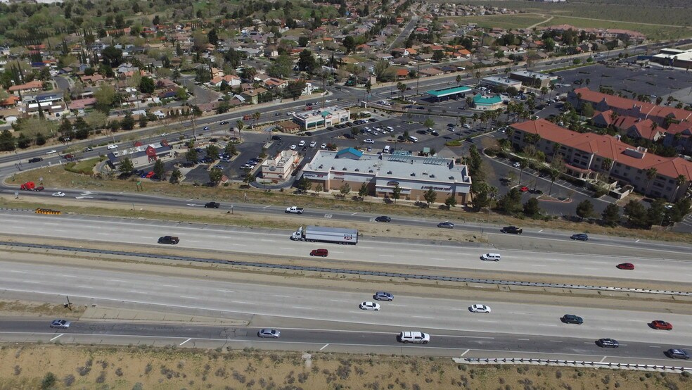 More Photos Of 550 W Rancho Vista Blvd, Palmdale Freestanding For Lease