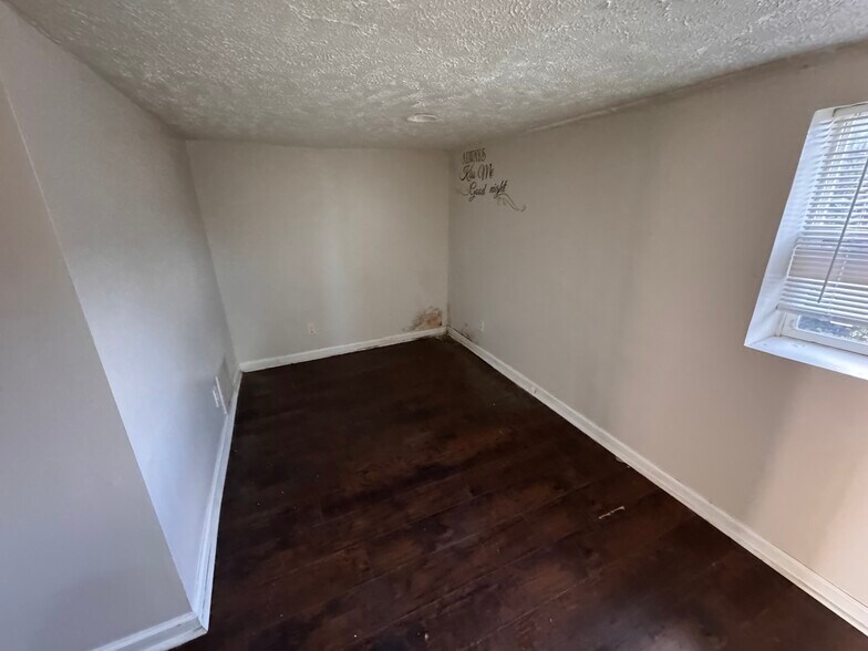 More Photos Of 2048 4th Ave, Cincinnati Multifamily For Sale