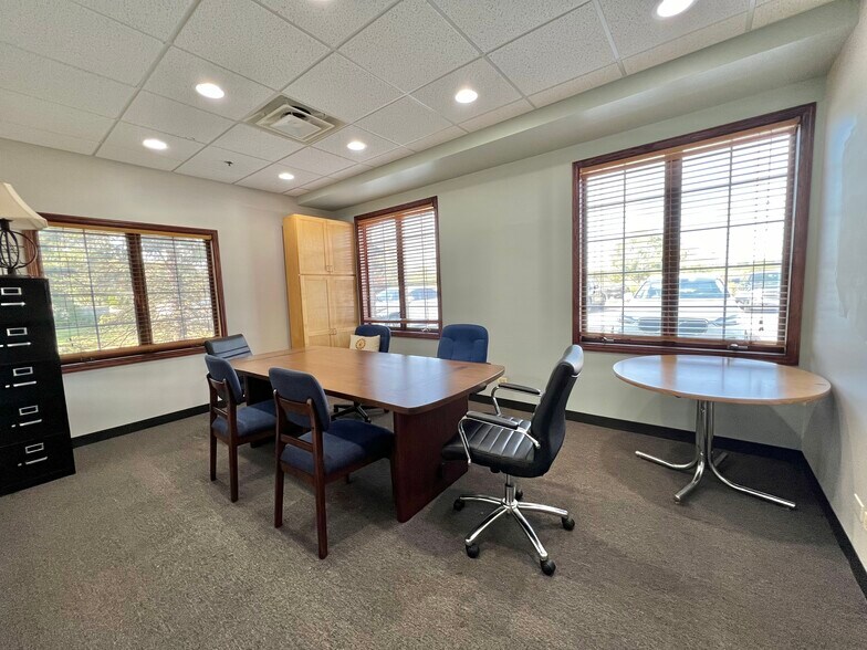 More Photos Of 900-950 W Il Route 22, Lake Zurich Medical For Sale