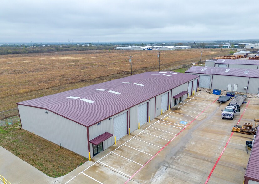 More Photos Of 4525-4529 JD Mouser Pky, Alvarado Warehouse For Lease