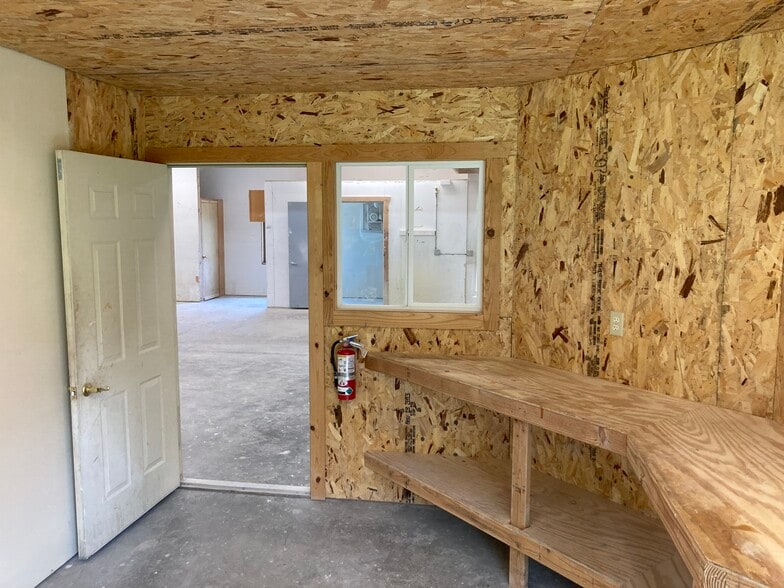 More Photos Of 5289 Rice Lake Rd, Duluth Freestanding For Sale