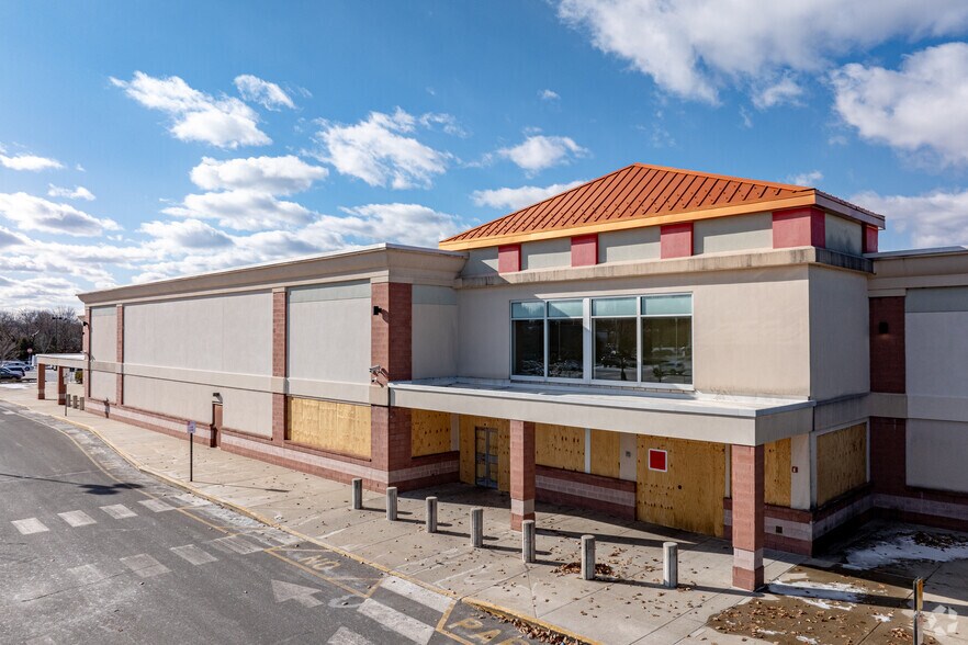 More Photos Of 1221 State Route 27, Somerset Supermarket For Lease