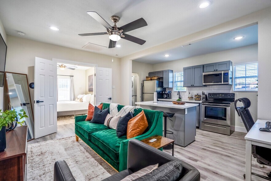 More Photos Of 5 Estelle St, Houston Multifamily For Sale