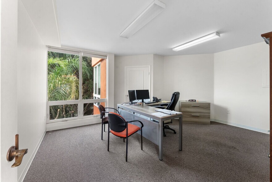 More Photos Of 2534 State St, San Diego Office For Sale