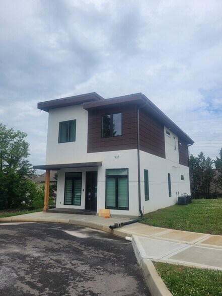 More Photos Of 925 Turner St, Maryville Apartments For Sale