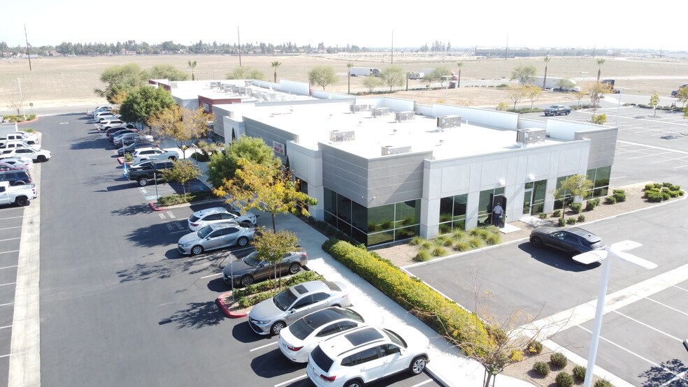 More Photos Of 5701 Young St, Bakersfield Medical For Sale