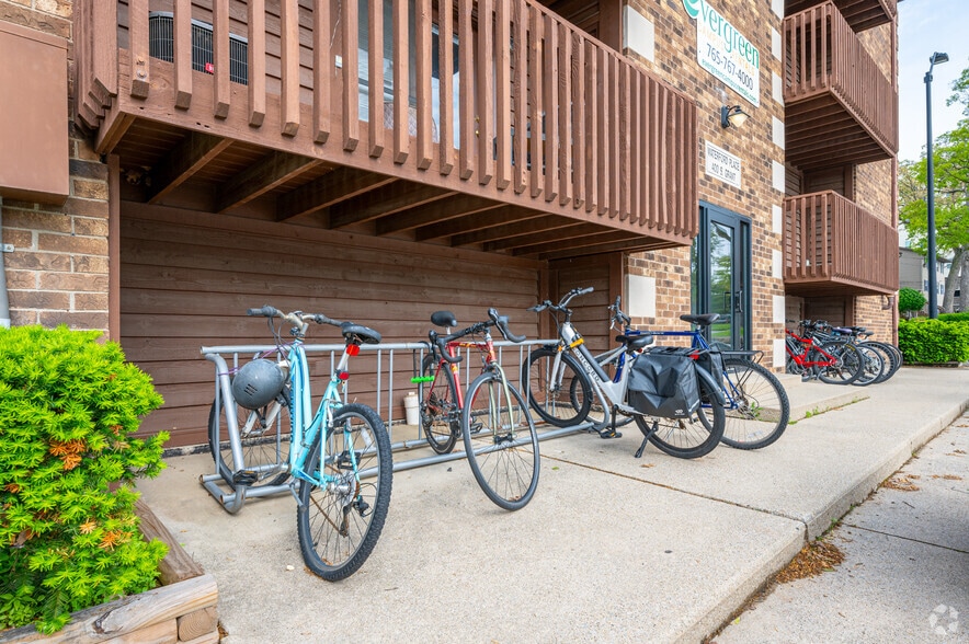 More Photos Of 400 S Grant St, West Lafayette Apartments For Sale