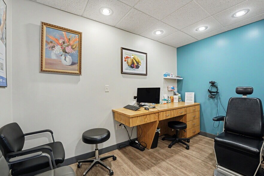More Photos Of 932 Elmwood Ave, Buffalo Flex For Sale