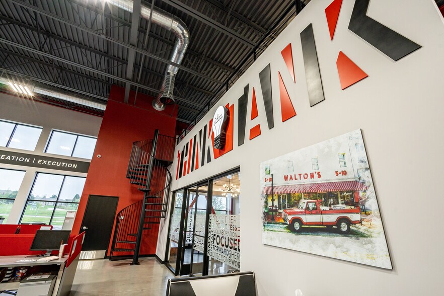More Photos Of 205 SE 22nd St, Bentonville Office For Sale