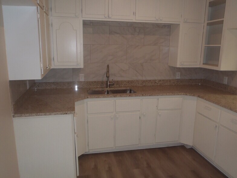 More Photos Of 2025 McLarty Dr, Newport Office For Sale