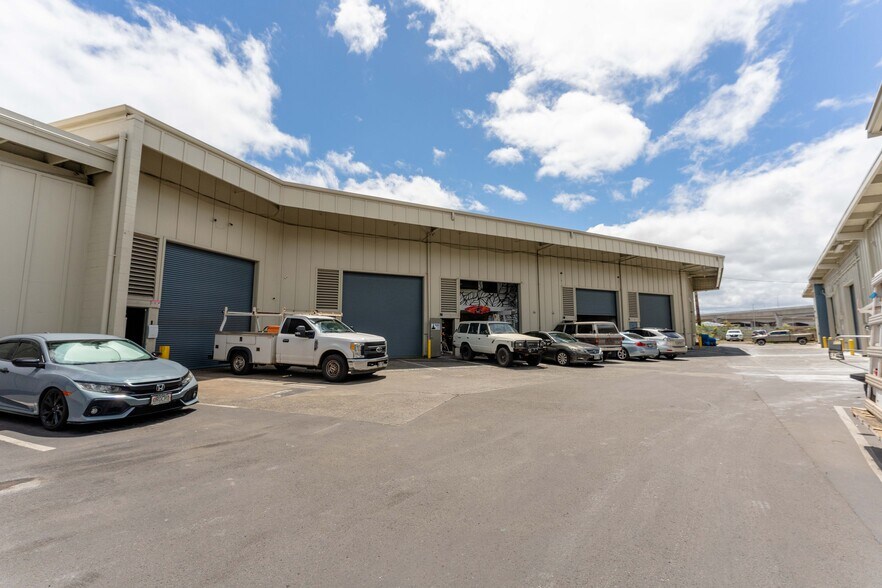 More Photos Of 2290 Alahao Pl, Honolulu Unknown For Lease