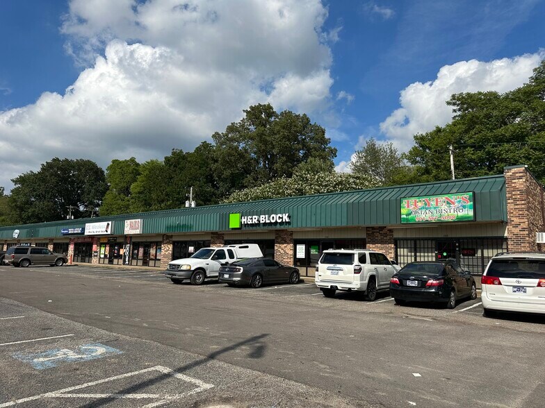 More Photos Of 288 - 308 N Cleveland St, Memphis Storefront For Lease