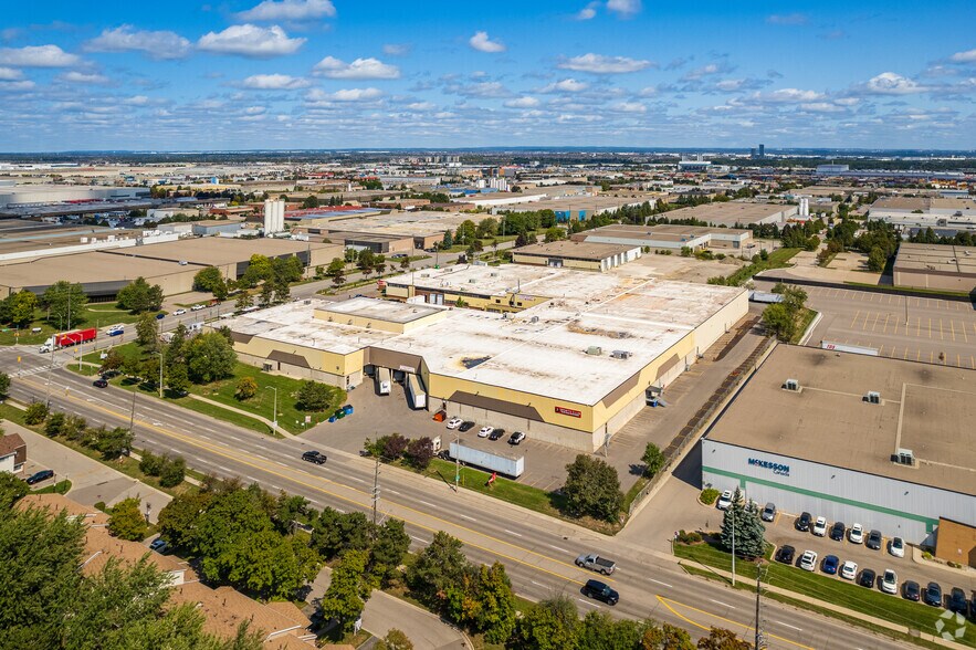 More Photos Of 1055 Clark Blvd, Brampton Showroom For Lease