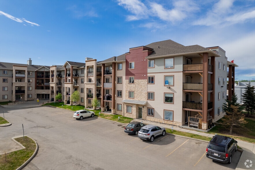 Primary Photo Of 505 Railway St W, Cochrane Apartments For Sale