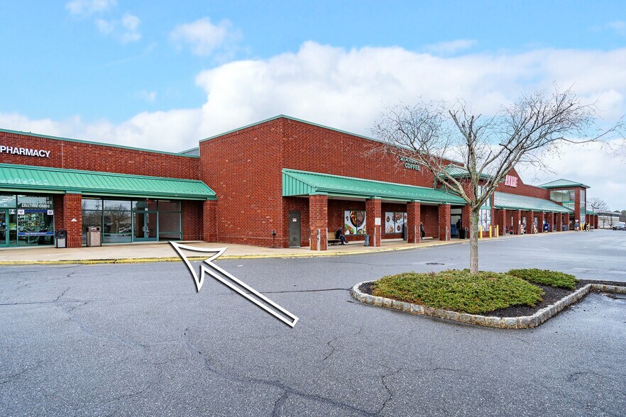 More Photos Of 912 W Bay Ave, Barnegat Storefront For Lease