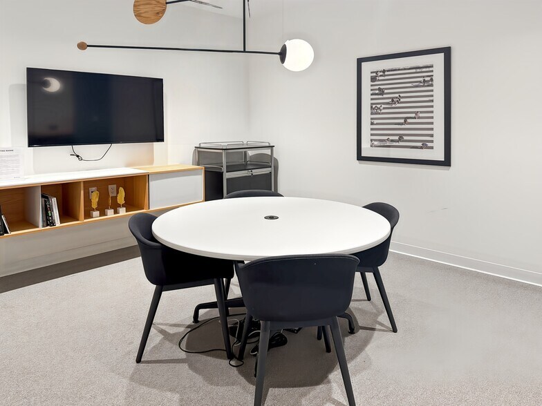 More Photos Of 801 Brickell Ave, Miami Coworking Space