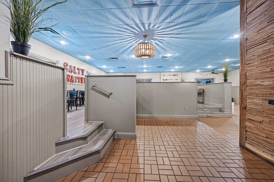 More Photos Of 1405 Gornto Rd, Valdosta Restaurant For Sale