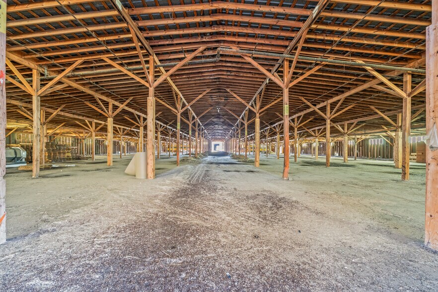 More Photos Of 901 Underwood Street, Littlefield Warehouse For Sale