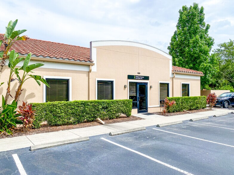 More Photos Of 3911 Golf Park Loop, Bradenton Office For Sale