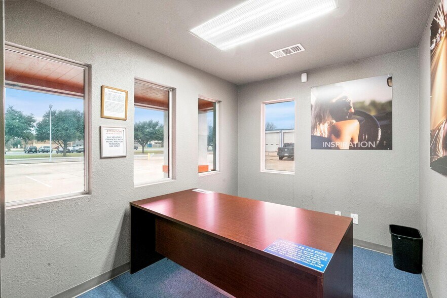 More Photos Of 240 Exchange St, Burleson Auto Dealership For Sale