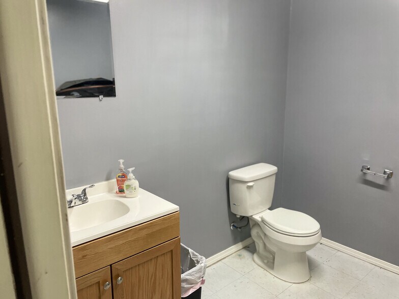 More Photos Of 4119 Shady Ln, Enid Light Distribution For Sale