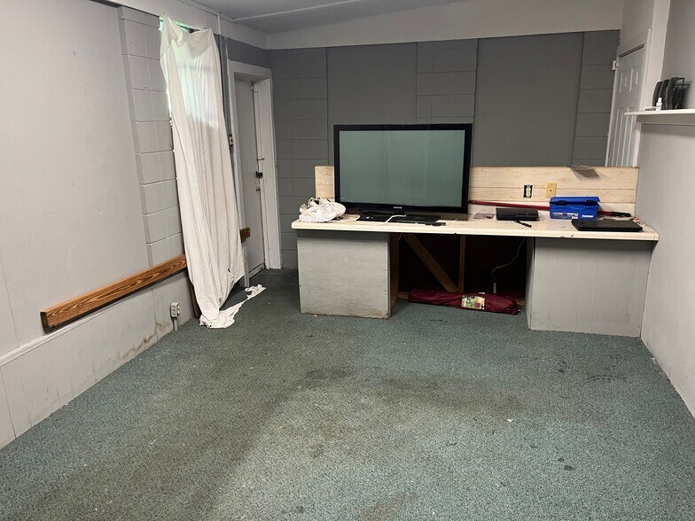 More Photos Of 5701 Us-90 Hwy, Theodore Freestanding For Sale