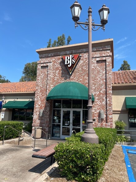 More Photos Of 3815-3963 E Thousand Oaks Blvd, Westlake Village Unknown For Lease