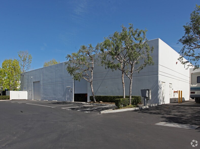More Photos Of 74-98 W Cochran St, Simi Valley Unknown For Lease