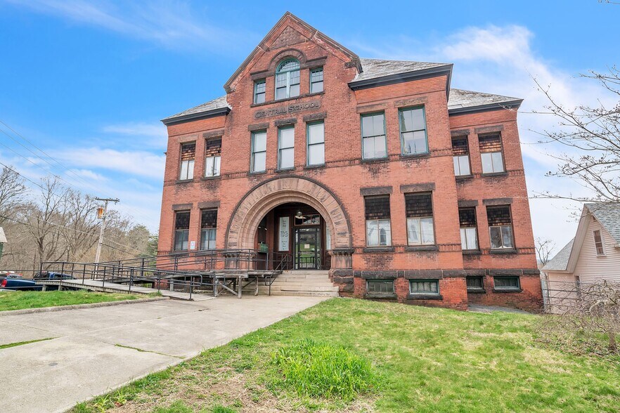 More Photos Of 34 N Main St, Orange Schools For Sale
