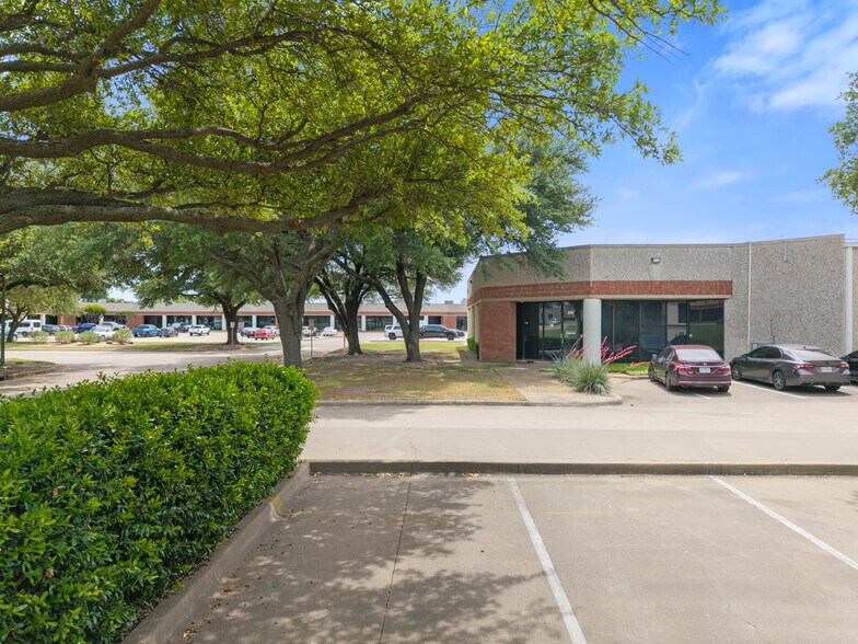 More Photos Of 11601 Plano Rd, Dallas Unknown For Lease