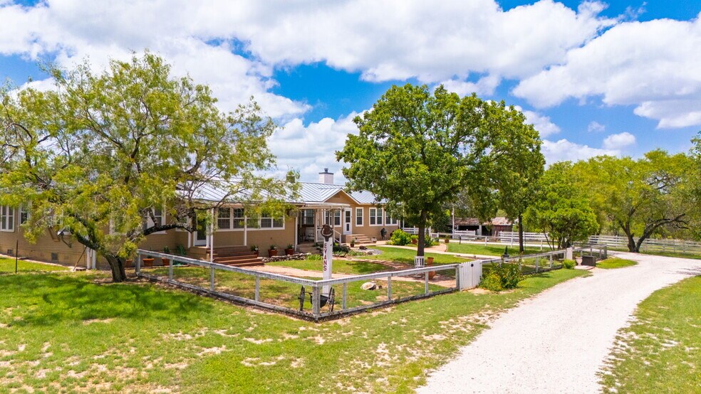 More Photos Of 2 FM 289, Comfort Specialty For Sale