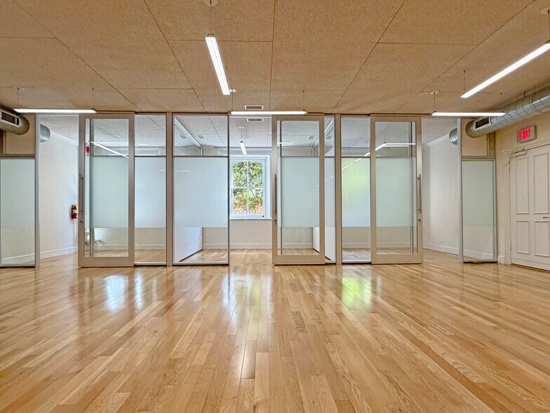 More Photos Of 925 De La Vina St, Santa Barbara Office For Lease