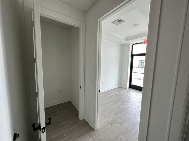 More Photos Of 12425 W Airport Blvd, Sugar Land Light Distribution For Lease