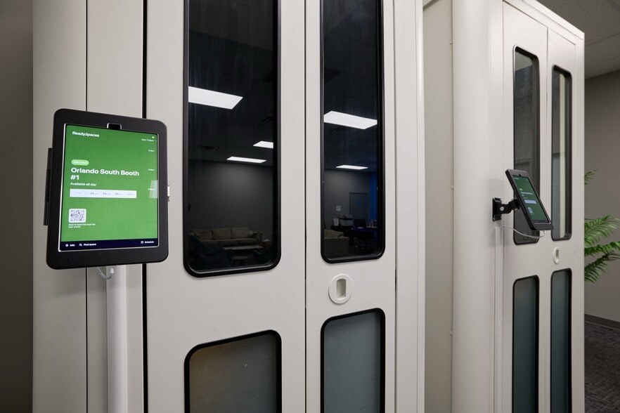 More Photos Of 2507 Investors Row, Orlando Distribution For Lease