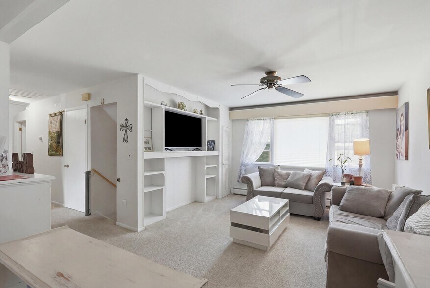 More Photos Of 3 Pierces Rd, Newburgh Office Residential For Sale