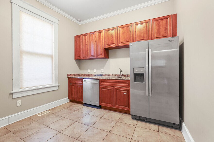 More Photos Of 113 Whitsett St, Greenville Office For Sale