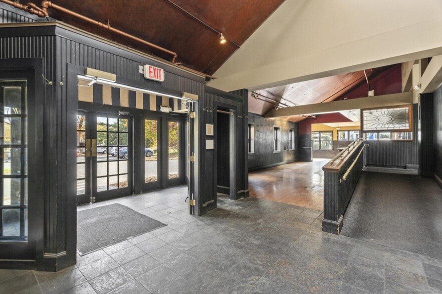 More Photos Of 24 W Main St, Avon Restaurant For Lease