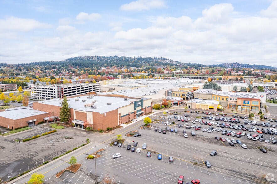 More Photos Of 11800 SE 82nd Ave, Happy Valley Department Store For Sale