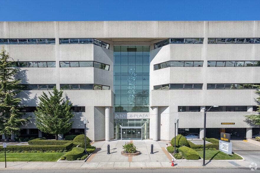 More Photos Of 100 Duffy Ave, Hicksville Coworking Space